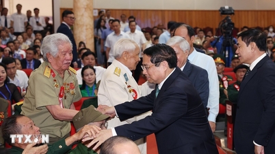 នាយក​រដ្ឋមន្ត្រី​មាន​ការ​ព្រួយ​បារម្ភ និង​ព្រួយ​បារម្ភ​នៅ​ពេល​ជីវភាព​ប្រជាពលរដ្ឋ​ដែល​មាន​សេវា​បុណ្យ​នៅ​តែ​លំបាក។