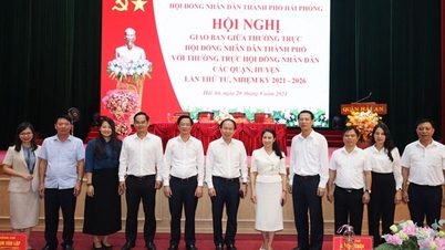កិច្ចប្រជុំរវាងគណៈកម្មាធិការអចិន្ត្រៃយ៍ក្រុមប្រឹក្សាប្រជាជនក្រុង និងគណៈកម្មាធិការអចិន្ត្រៃយ៍ក្រុមប្រឹក្សាប្រជាជនក្រុង