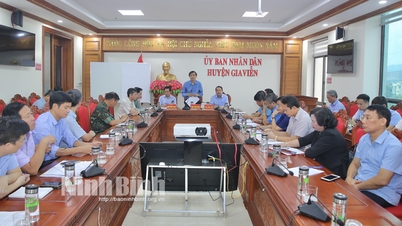Thường trực Tỉnh ủy họp bàn kịch bản ứng phó với lũ trên sông Hoàng Long