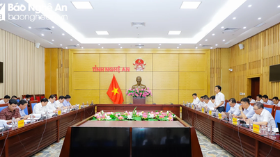 អនុប្រធានអចិន្ត្រៃយ៍នៃគណៈកម្មាធិការប្រជាជនខេត្តបានបញ្ចប់ដំណោះស្រាយដើម្បីពន្លឿនគម្រោងបញ្ជូនអគ្គិសនីមួយចំនួននៅខេត្ត Nghe An។
