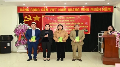 Thứ trưởng, Phó Chủ nhiệm Nông Thị Hà thăm và chúc Tết đồng bào DTTS tỉnh Cao Bằng