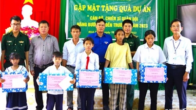 Vinh Hai Border Guard Station: Accompanying "helping children go to school"