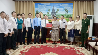 Đoàn công tác tỉnh Nghệ An thăm, chúc Tết cổ truyền Bunpimay tỉnh Sa Vẳn Na Khẹt (Lào)