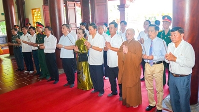 សម្ពោធ​ប្រាសាទ​ទុក្ករបុគ្គល​ស្រុក​គៀនធុយ