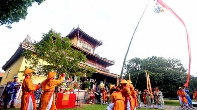 Độc đáo nghi lễ thượng nêu trong Hoàng thành Huế
