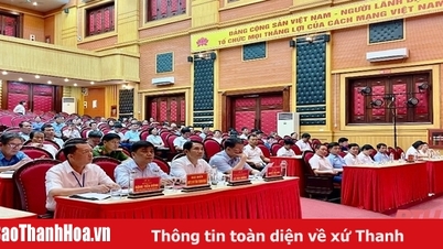 タインホア省の国会議員団は、ニュータイン郡とチュウソン郡の有権者と会談した。