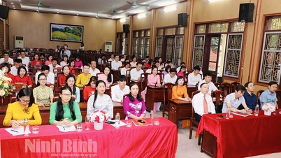 ពិធីបិទវគ្គទ្រឹស្តីនយោបាយកម្រិតមធ្យមលើកទី១២
