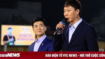Đi xem Hà Nội FC đấu HAGL, HLV Kim Sang-sik nhận ngay nửa tỷ đồng