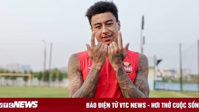 អតីត​តារា​ឆ្នើម Man Utd និយាយ​ថា​ការ​ហ្វឹកហាត់​នៅ​វៀតណាម​គឺ​លំបាក