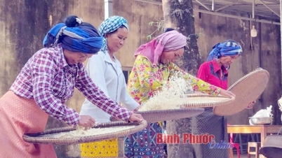 Binh Phuoc : le riz plat unique du peuple khmer