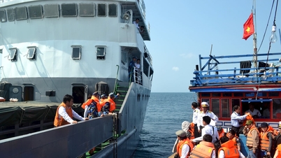 Propaganda to create consensus among the people on protecting sea and island sovereignty