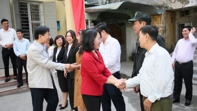 The Standing Deputy Secretary of the Provincial Party Committee attended the Party cell meeting of Tan Lap 5 residential area, Cam Thuy ward (Cam Pha city)
