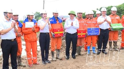 ពិនិត្យ​ដំណើរ​ការ​គម្រោង​ខ្សែ​ 500kV