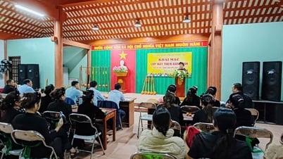 Tiên Yên khai mạc lớp dạy hát then, đàn tính năm 2024