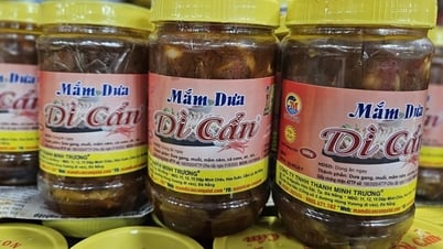 Aunt Can's family secret sauce