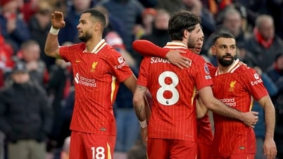 Liverpool បង្ហាញថាមពលបំផ្លិចបំផ្លាញ Arsenal 'ញើស' ដើម្បីឈ្នះបន្ទាប់ពីកាតក្រហម