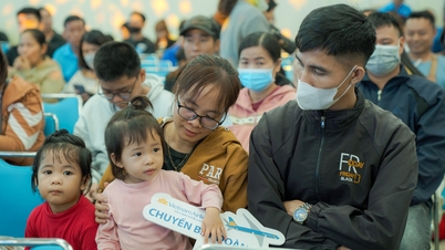 Xúc động với những chuyến bay miễn phí đưa công nhân về quê ăn Tết