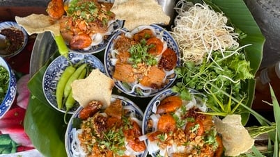 គុយទាវល្បីឈ្មោះ Phu Chiem
