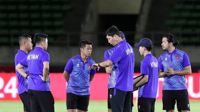 Bóng đá khu vực biến động lớn, Việt Nam áp lực
