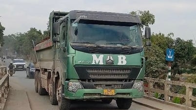 Vẫn còn xe vượt tải trọng qua cầu Cậy vào khung