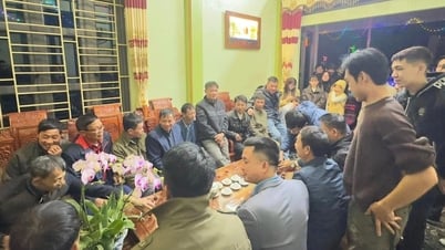 អស់រយៈពេលជាង 30 ឆ្នាំមកហើយ ភូមិបានរក្សាប្រពៃណីនៃការទៅលេងគ្រួសារនីមួយៗ ដើម្បីជូនពរពួកគេឱ្យទទួលបានសុភមង្គលក្នុងឆ្នាំថ្មីពេញមួយយប់។