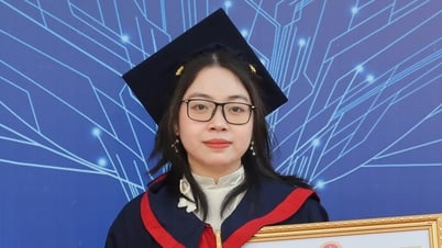 男子専攻で学ぶことには多くの利点があり、女子学生は卒業生代表として卒業する