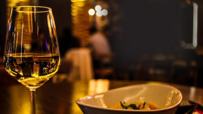 Reconnaître les signes d'une intoxication alcoolique et savoir comment la traiter correctement.