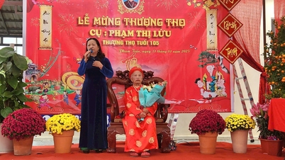 ក្នុងឱកាសបុណ្យ Tet At Ty លោក Hai Duong បានអបអរសាទរដល់មនុស្ស 380 នាក់ក្នុងថ្ងៃខួបកំណើតគម្រប់ 100 ឆ្នាំរបស់ពួកគេ