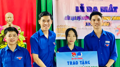 Lansering av Ba Trao roklubb blant Tuy Phuoc-ungdom