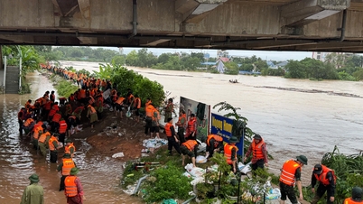 Mobilizing hundreds of officers, soldiers and vehicles to respond to floods