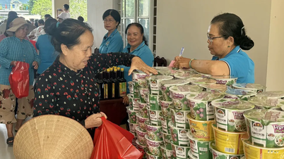 롱하이 코뮌(HCMC)에서 "문명-현대-자비로운 도시" 축제를 개최합니다.