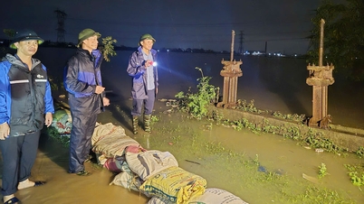Doordat de rivier de Cau overstroomde, werden de inwoners van de gemeente Hop Thinh 's nachts met spoed geëvacueerd.
