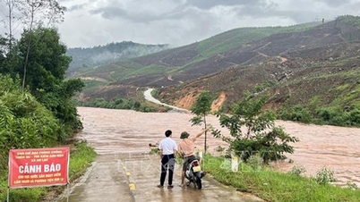 Bắc Ninh: Giải cứu an toàn 12 người bị mưa lũ cô lập