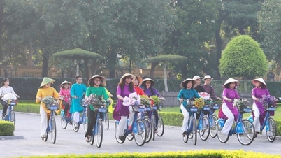 Wiadomości specjalne w gazecie Hanoi Moi z 8 października 2025 r.