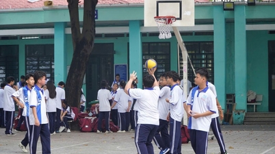 Kota Ho Chi Minh mengumumkan daftar 16 sekolah percontohan yang membatasi penggunaan ponsel selama jam istirahat