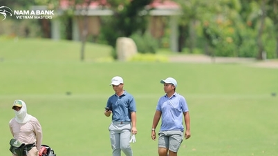 Tran Le Duy Nhat und Nguyen Tuan Anh messen sich beim Nam A Bank Vietnam Masters Golf Tournament mit internationalen Golfern