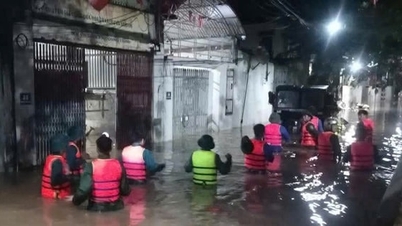 Soc Son: Starke Regenfälle und der steigende Wasserstand des Ca Lo-Flusses führten dazu, dass mehr als 1.000 Haushalte überflutet wurden.