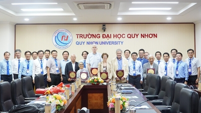 Nobel Prize winner in physics visits Quy Nhon University