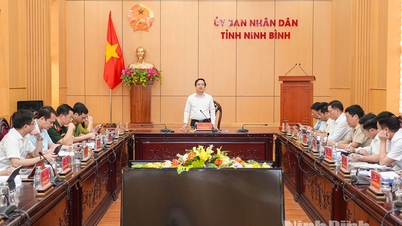 คณะกรรมการประชาชนจังหวัดรับฟังรายงานโครงการศึกษาความเป็นไปได้ในการจัดตั้งสนามบินนิญบิ่ญ