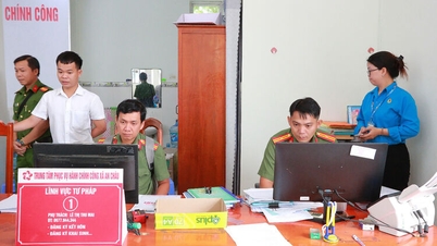 An Giang Provincial Police inspect and monitor security and safety of information systems in An Chau commune.