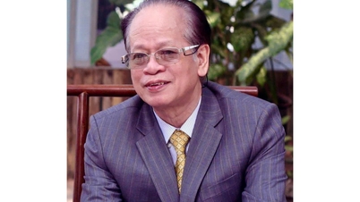 លាអ្នកវិទ្យាសាស្ត្រដែលបានសិក្សា៖ សាស្ត្រាចារ្យបណ្ឌិត ង្វៀន ក្វាងហុង