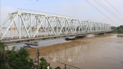 Warning of high tides in the Southeast coastal region
