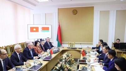 La délégation de l'Association des parlementaires d'amitié Vietnam-Biélorussie a visité et travaillé en Biélorussie