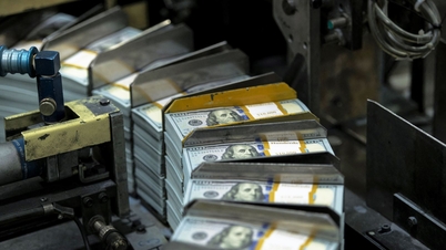 Az USD-t nyomás alatt tartják a kereskedelmi feszültségek és az amerikai banki kockázatok