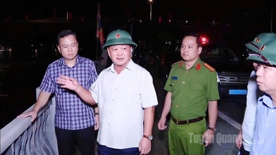 Bí thư Tỉnh ủy Hầu A Lềnh kiểm tra tình hình mưa lũ tại các phường Minh Xuân và Nông Tiến