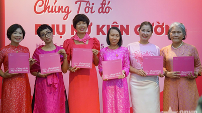 Launch of photo book "We are there - Resilient women"