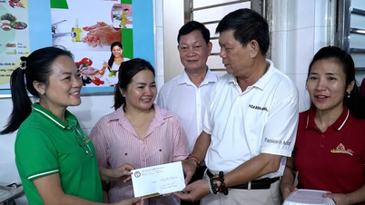 Több mint 200 millió vietnami donggal támogatják a Lao Cai-i vállalkozások és üzletasszonyok az árvízkárosultak támogatását.