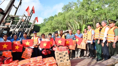 Coast Guard Region 3 promotes propaganda against IUU fishing in Vinh Long