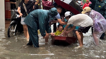 Hanoi Department of Education and Training explains why it delayed the decision to close schools across the city