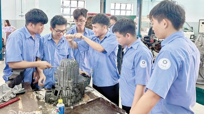 សន្ទុះថ្មី - ទម្លាយថ្មីតាមរយៈធនធានមនុស្សដែលមានគុណភាពខ្ពស់ ដែលជាកម្លាំងចលករសម្រាប់ការអភិវឌ្ឍន៍